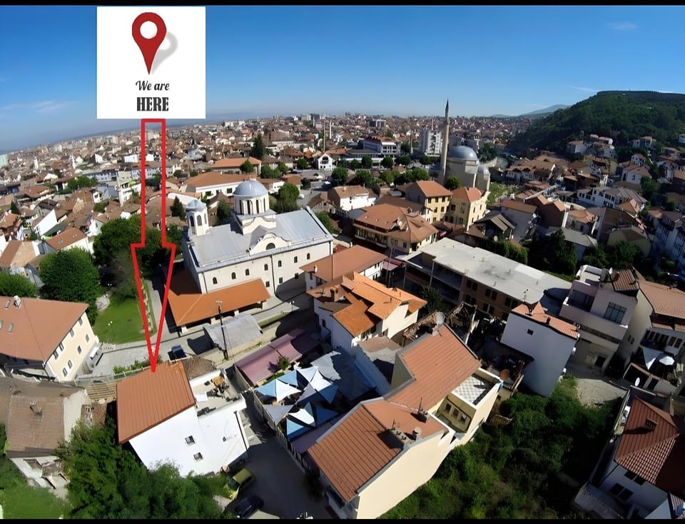 Property building, Neighbourhood, Natural landscape, City view, Mountain view, Street view, Location