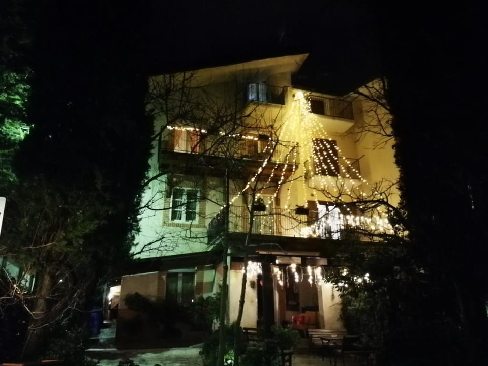 Property building, Winter, Garden, Balcony/Terrace, Lobby or reception