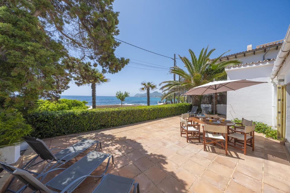 Casa Morant in front of the sea House in Cala Ratjada