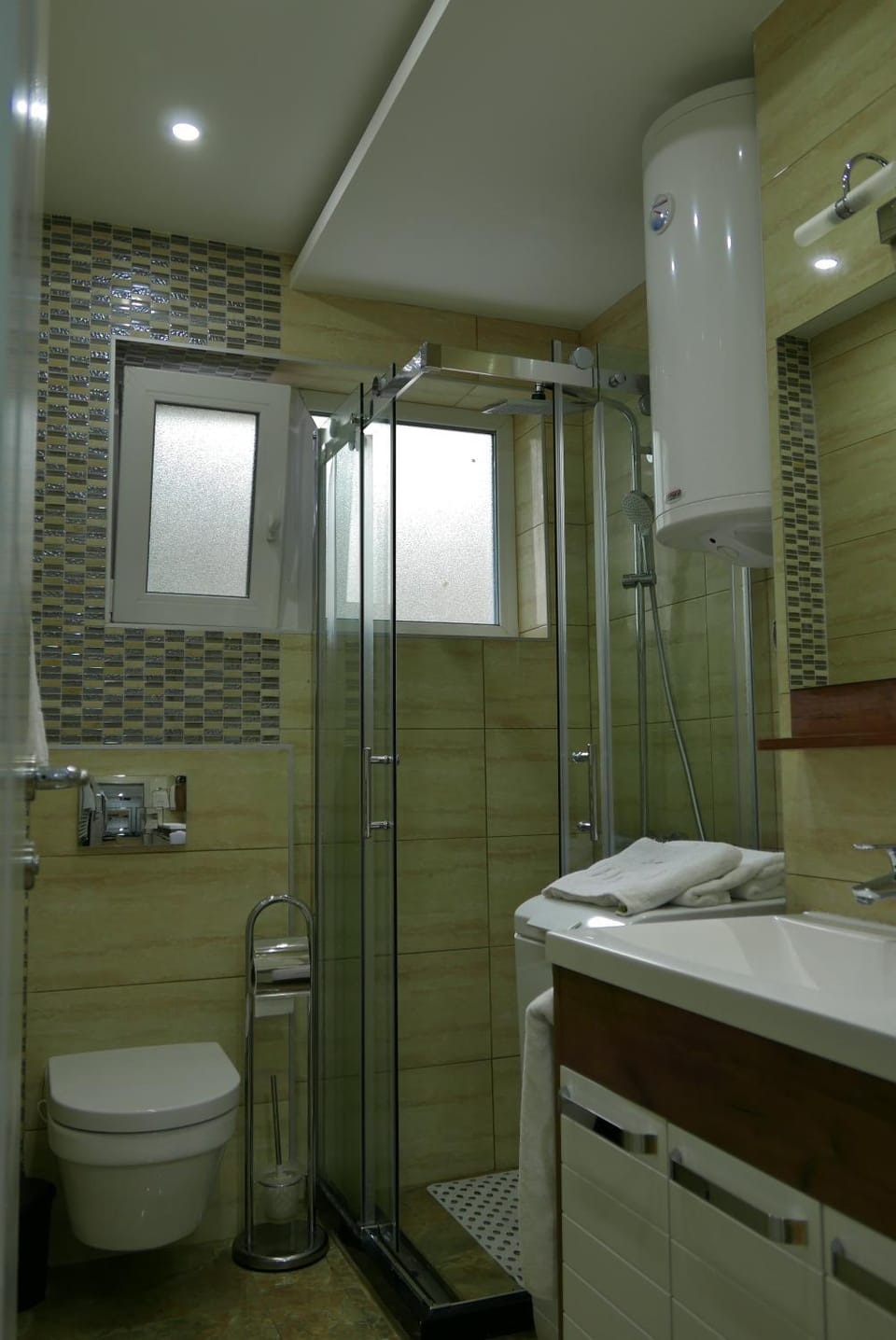 Shower, Toilet, Bathroom, On site