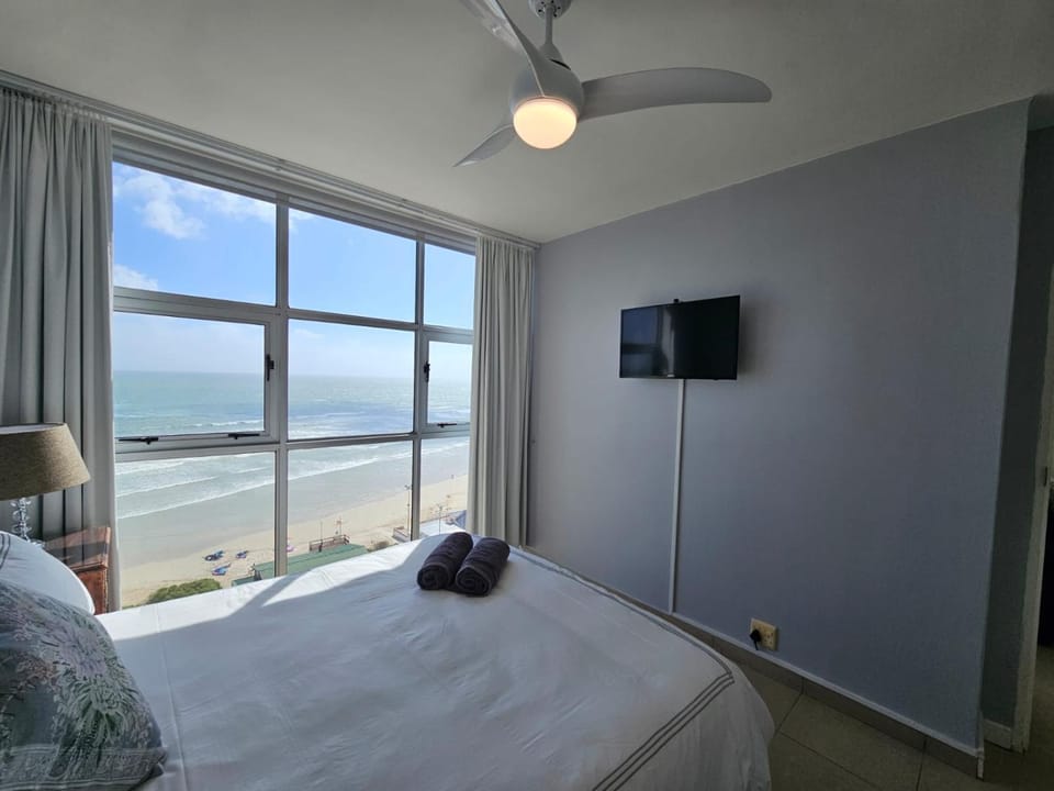 Bed, TV and multimedia, Bedroom, Sea view