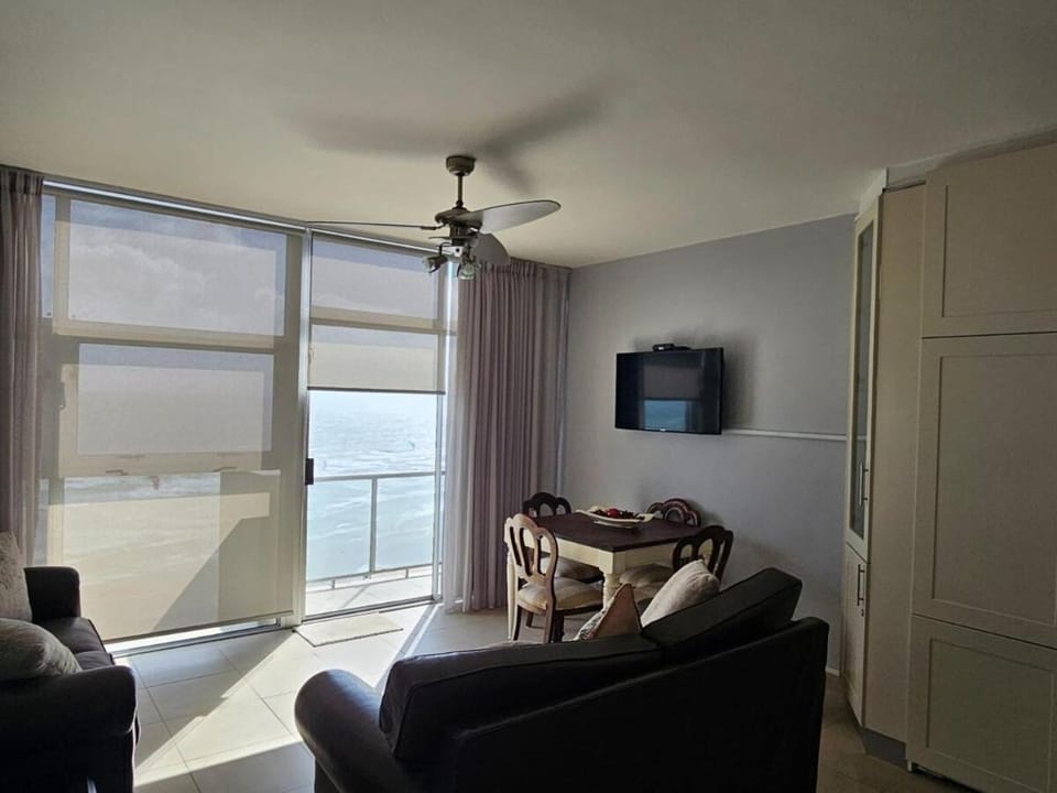 TV and multimedia, Living room, Seating area, Sea view