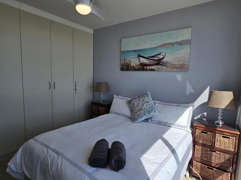 Bed, Photo of the whole room, Bedroom, safe, wardrobe