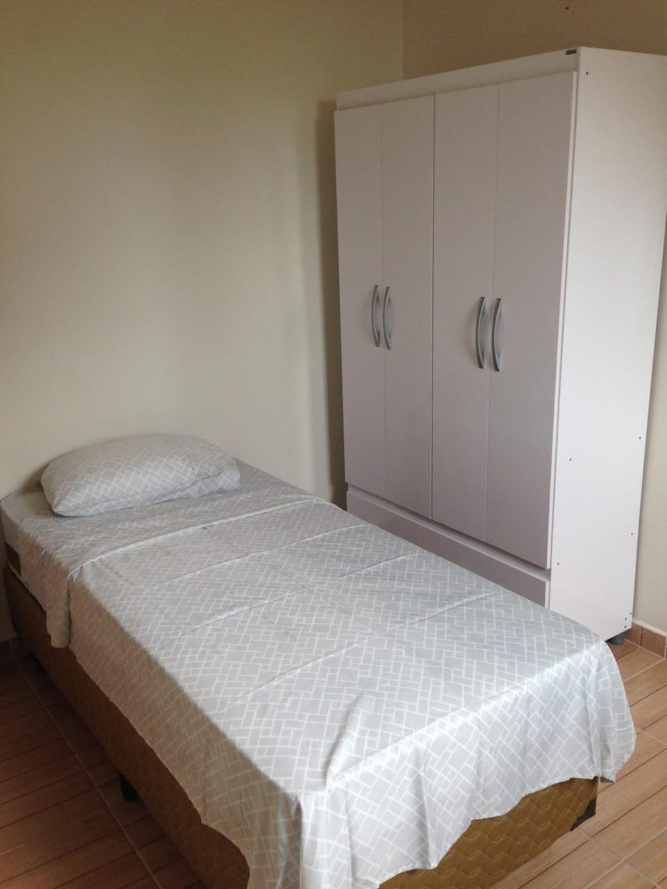 Bed, Photo of the whole room, wardrobe