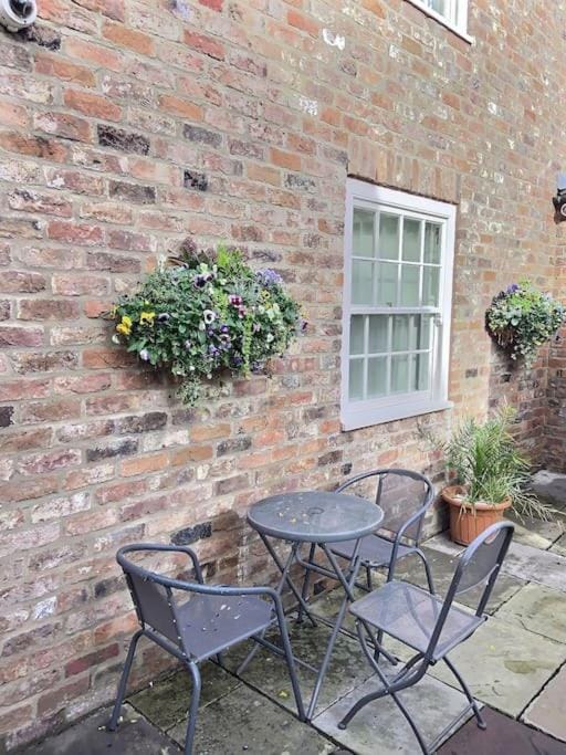 Property building, Garden view