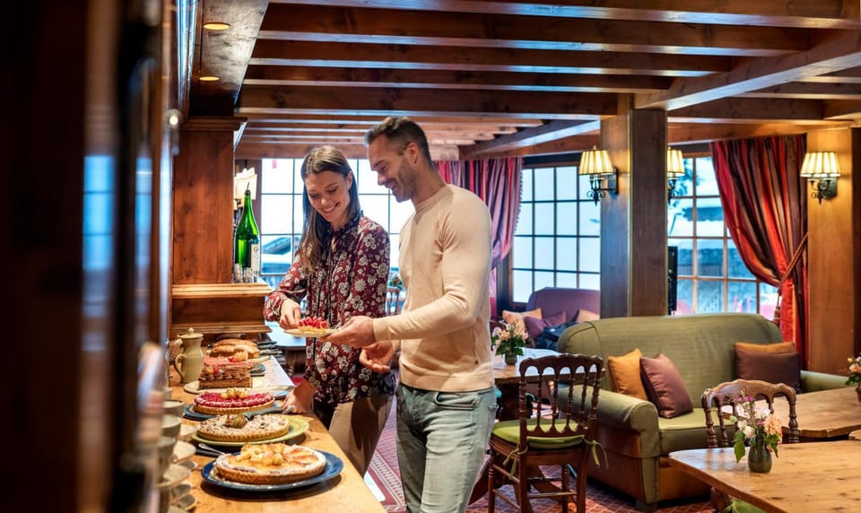 Restaurant/places to eat, Buffet breakfast