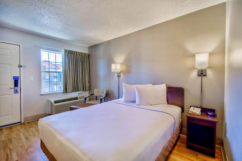 Living room, Bedroom
