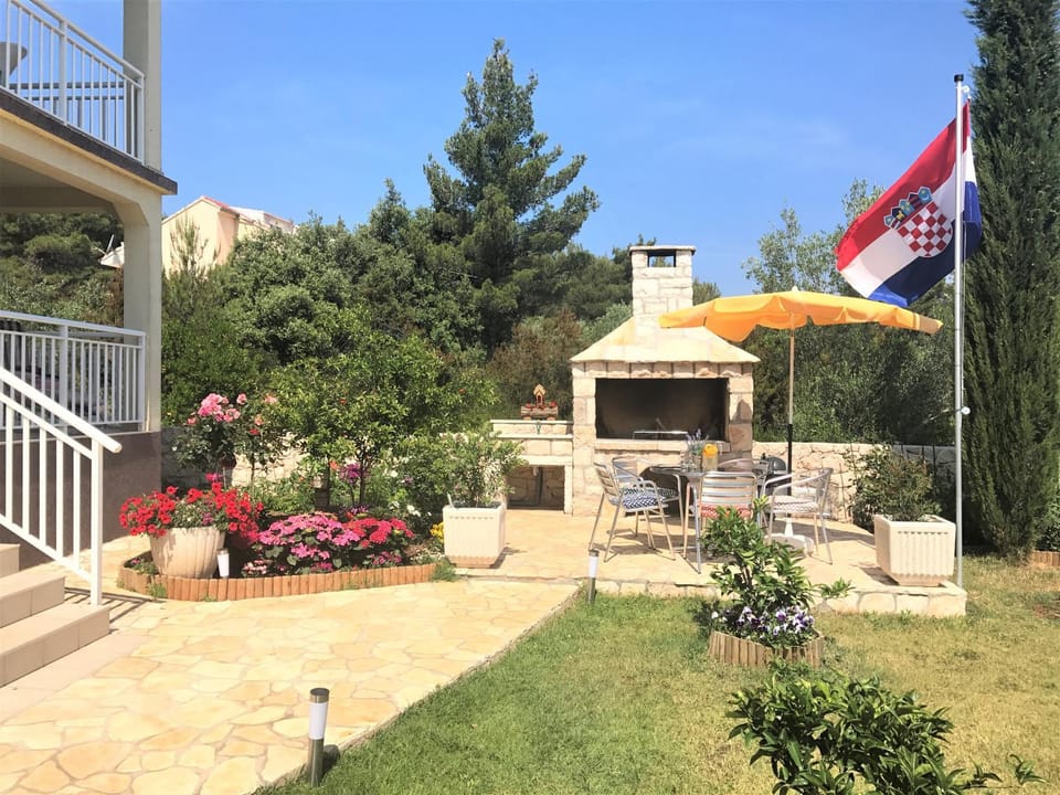 BBQ facilities, Garden