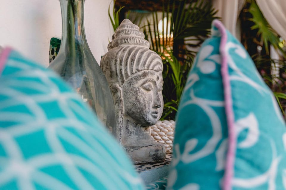 Day, Decorative detail