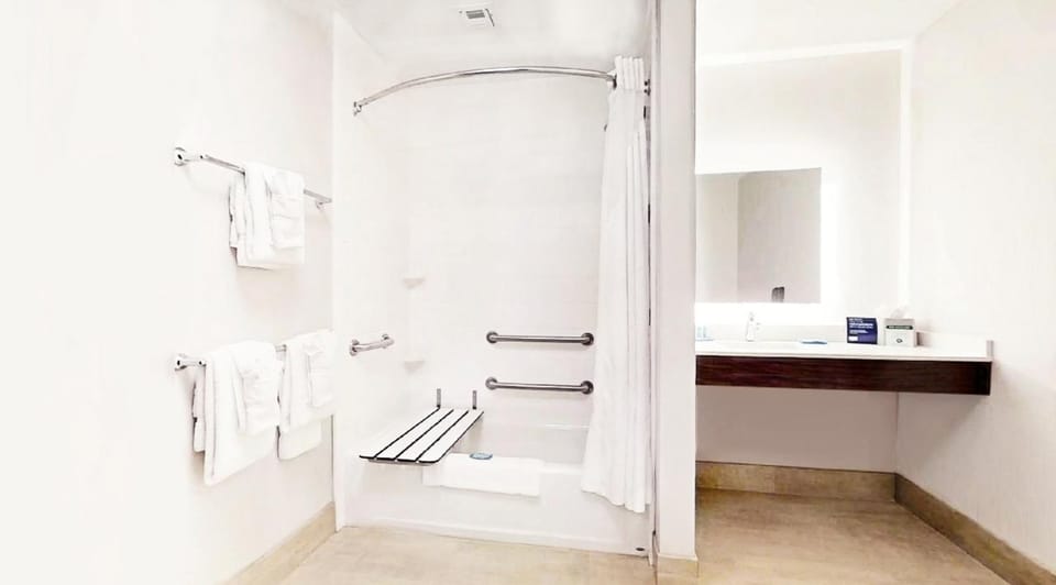 Shower, Bathroom, towels