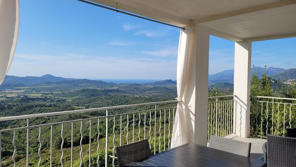Patio, Mountain view, Sea view