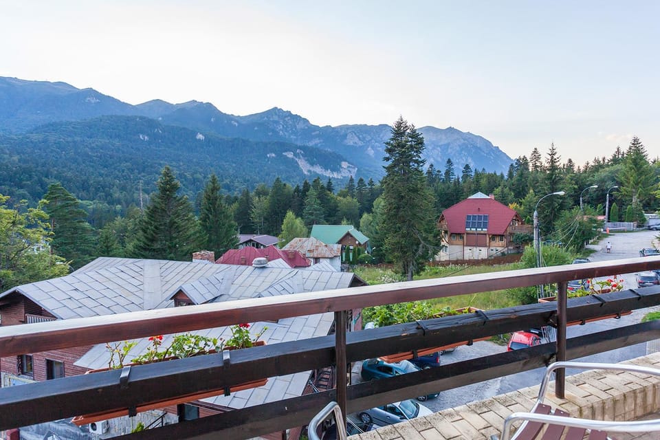 Balcony/Terrace, Mountain view