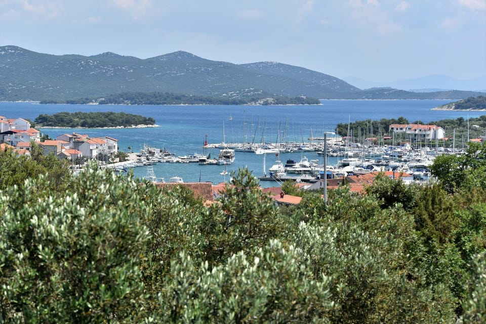 Apartmani Nataša Nino Jezera, Murter Apartment in Tisno