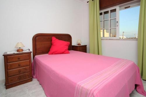 Villa V4 com Piscina Privada a 400 metros da Praia House in Olhos de Água