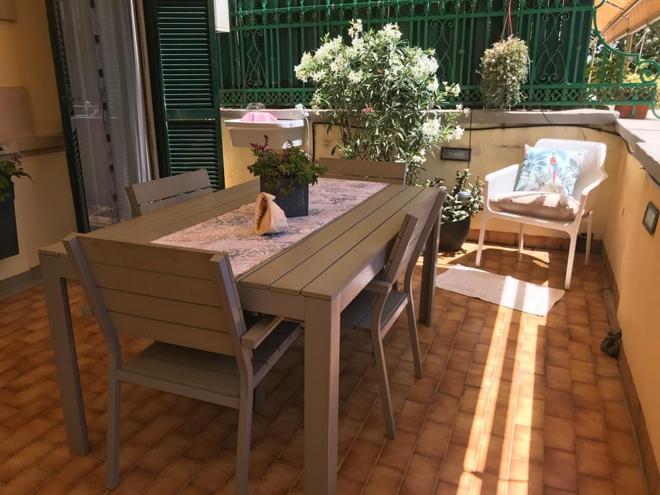 Balcony/Terrace, Dining area