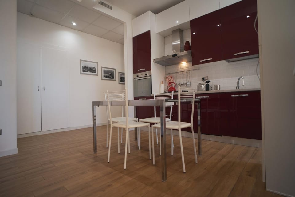 Dining area, Area and facilities