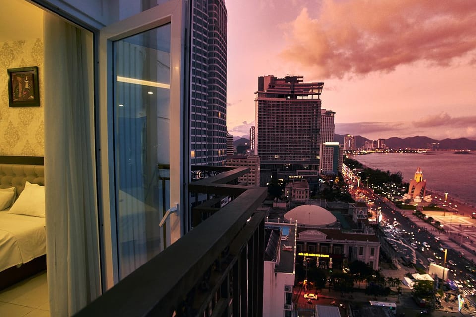 Night, View (from property/room), Balcony/Terrace, City view, Sea view