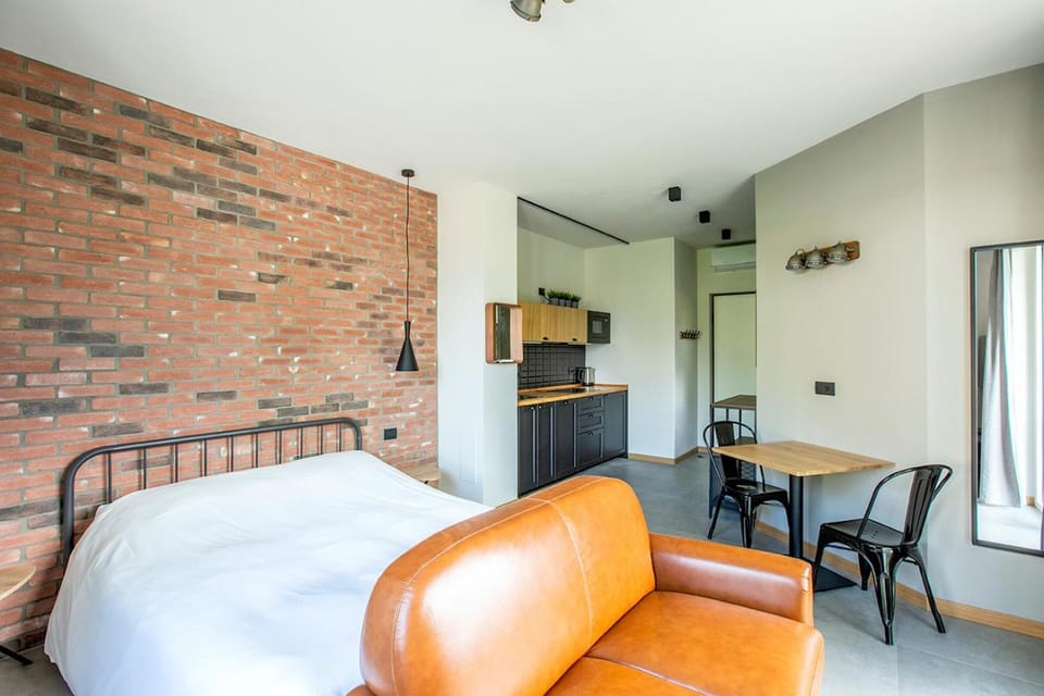 Bed, Kitchen or kitchenette, Living room, Photo of the whole room, Seating area, Dining area, Bedroom, oven