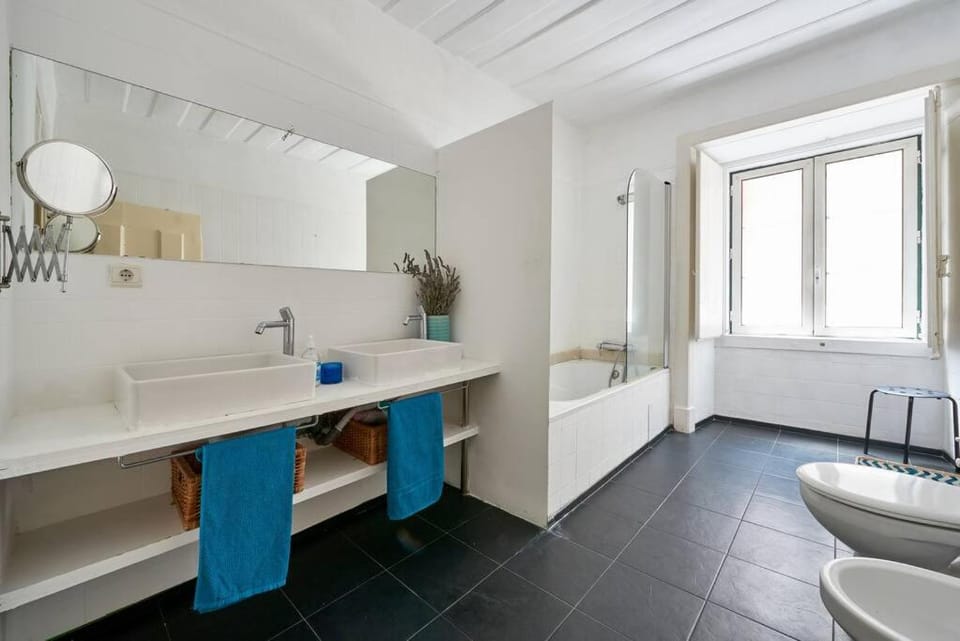 Stunning Apartment near Chiado Apartment in Lisbon