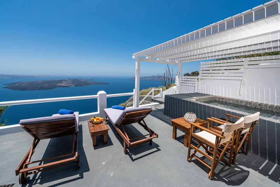 Iatis View Collection Villa in Imerovigli