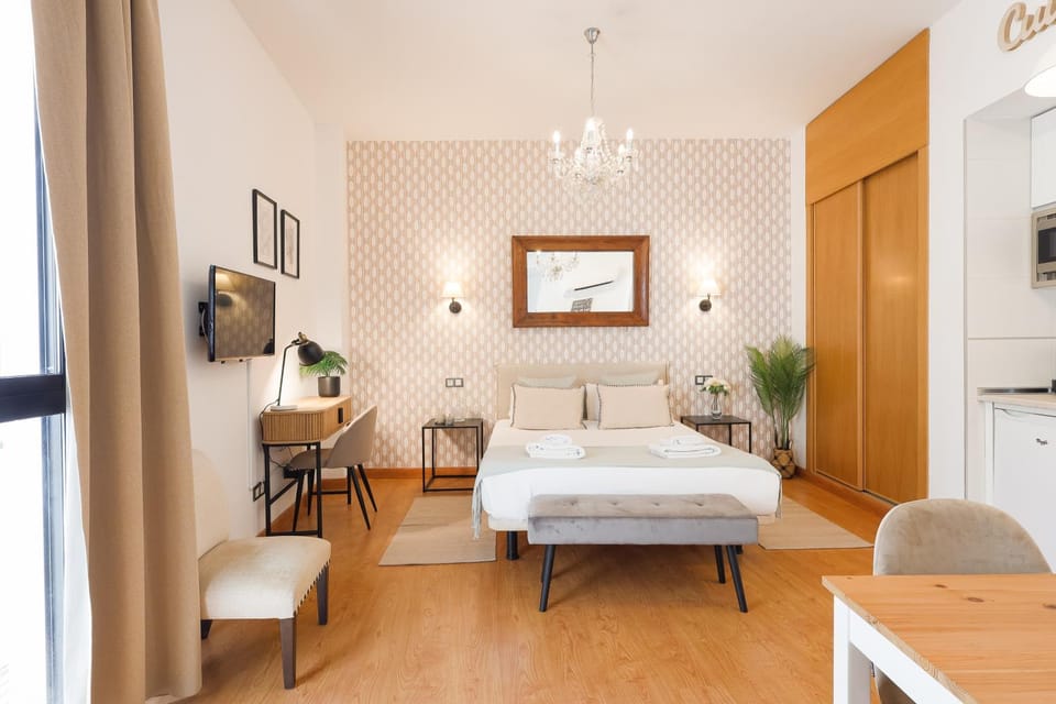 Bed, TV and multimedia, Photo of the whole room, Bedroom, wardrobe