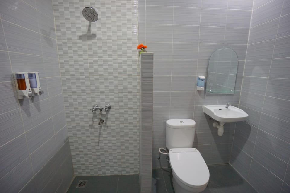 Shower, Toilet, Bathroom