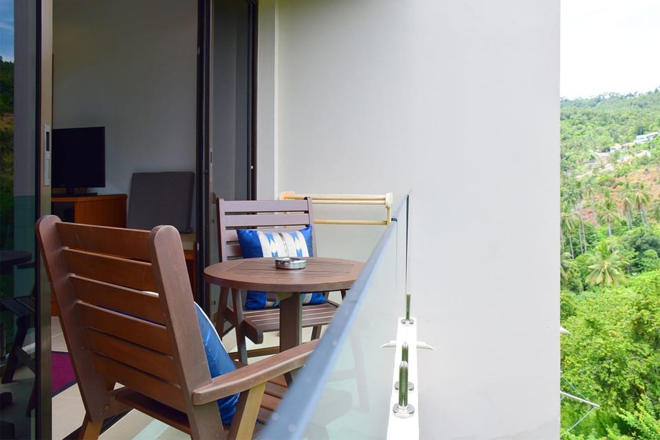 Balcony/Terrace, Mountain view