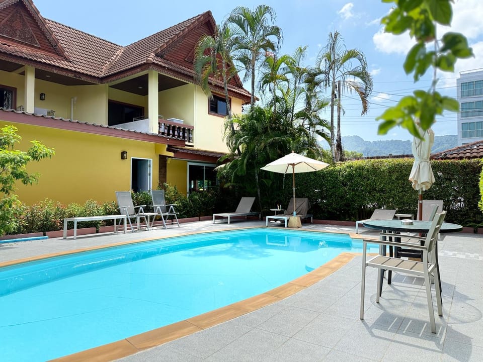 Swimming pool, sunbed
