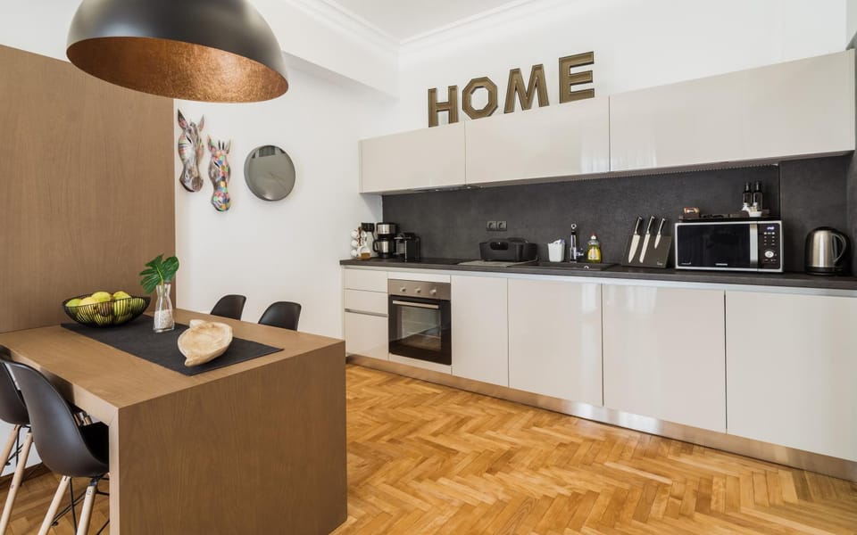 Kitchen or kitchenette, Photo of the whole room, Seating area, Dining area, On site
