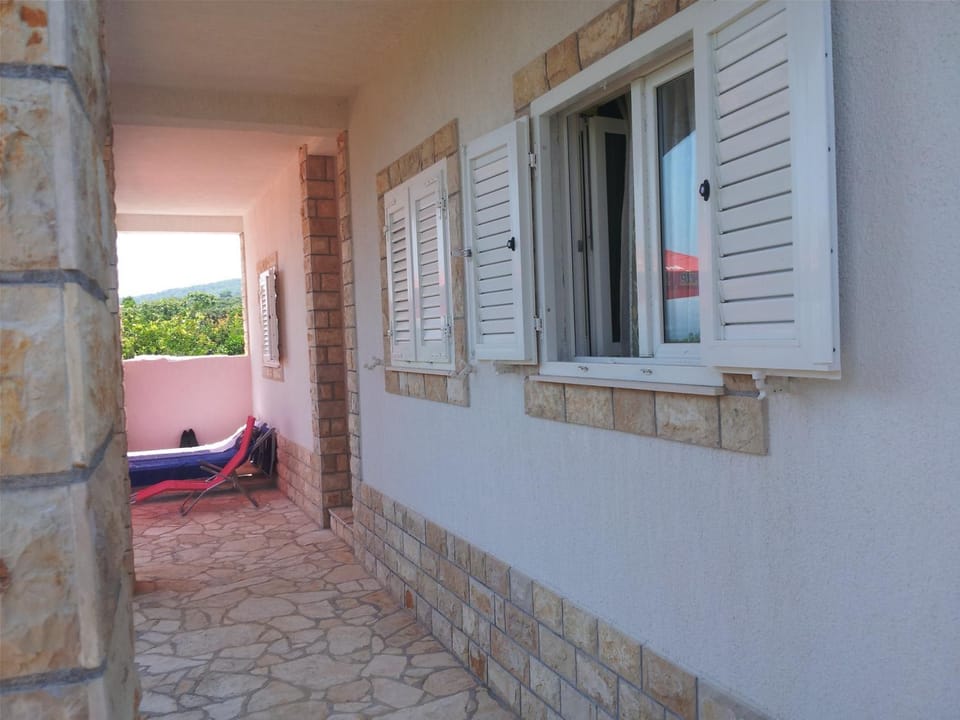 Facade/entrance, Sea view