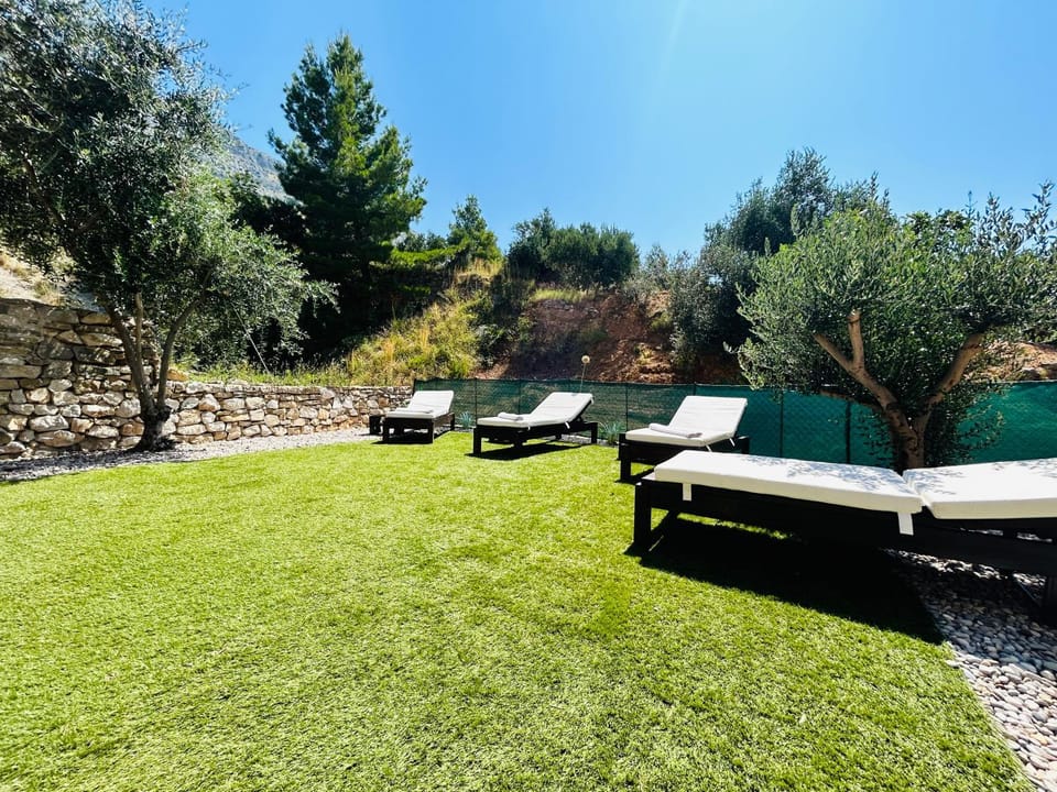 Natural landscape, Garden, Garden view, sunbed