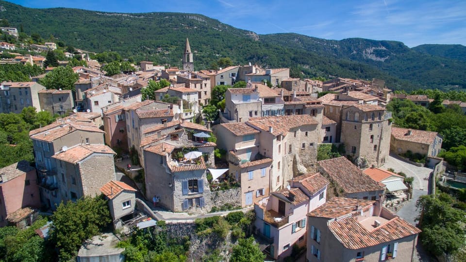 Property building, Natural landscape, Bird's eye view, City view, Mountain view, Location