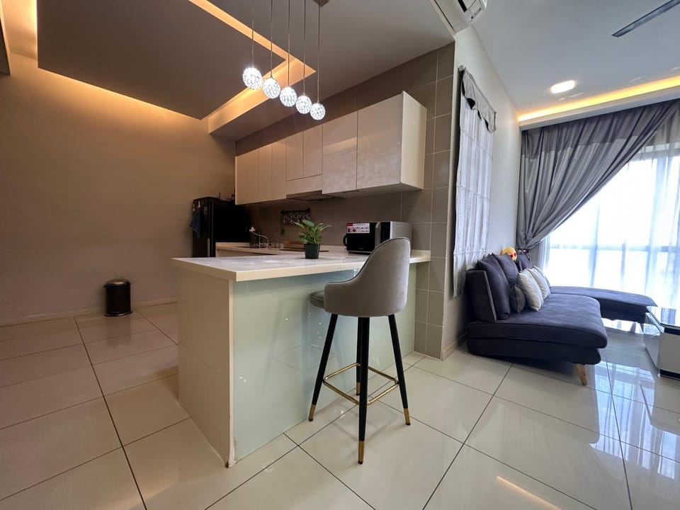 Kitchen or kitchenette, Seating area, Dining area, minibar