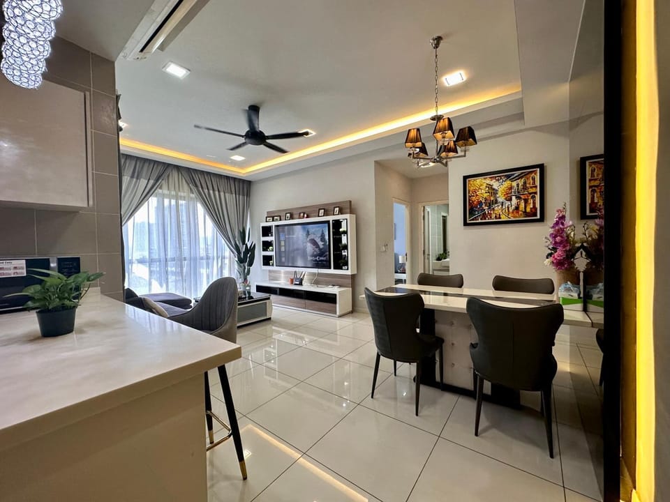 Living room, Photo of the whole room, Dining area
