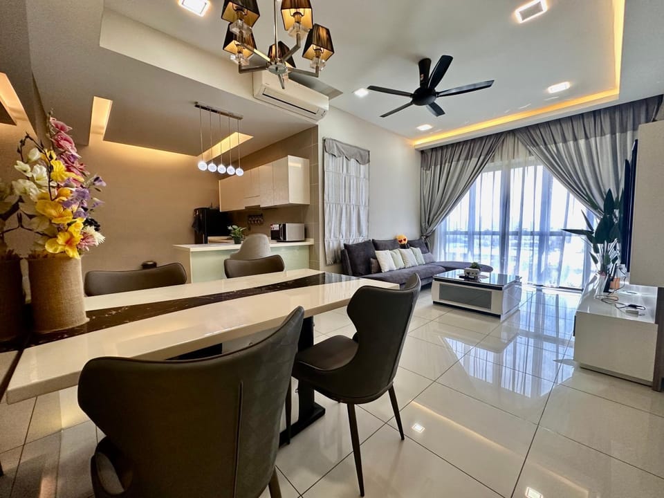 Living room, Seating area, Dining area