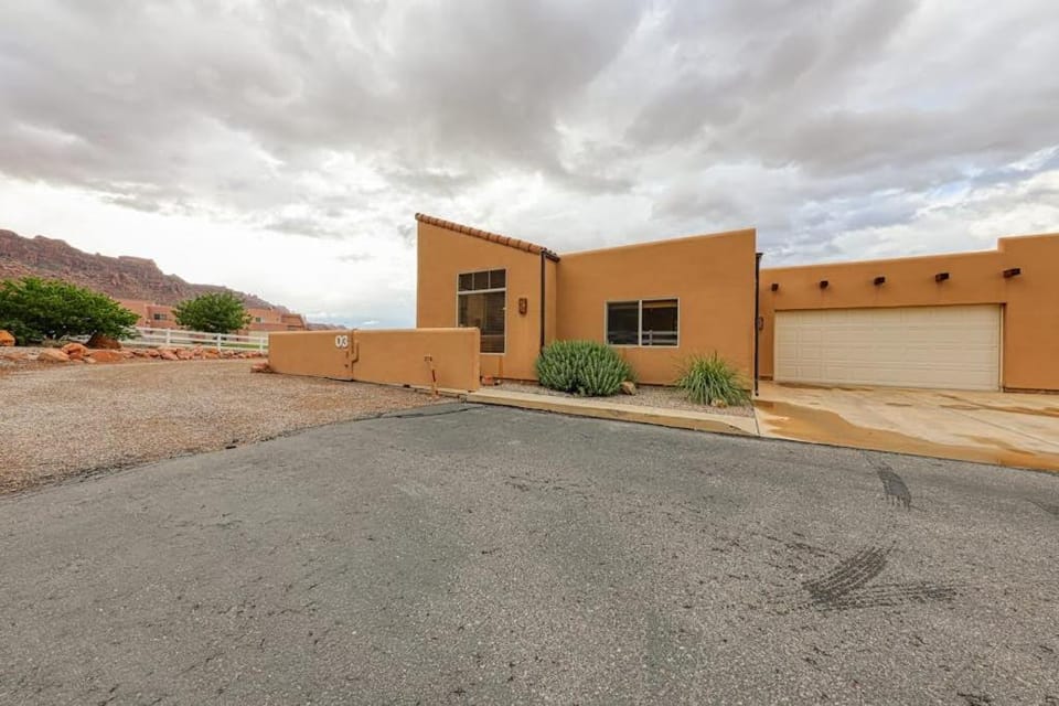 Rim Village O3 House in Utah