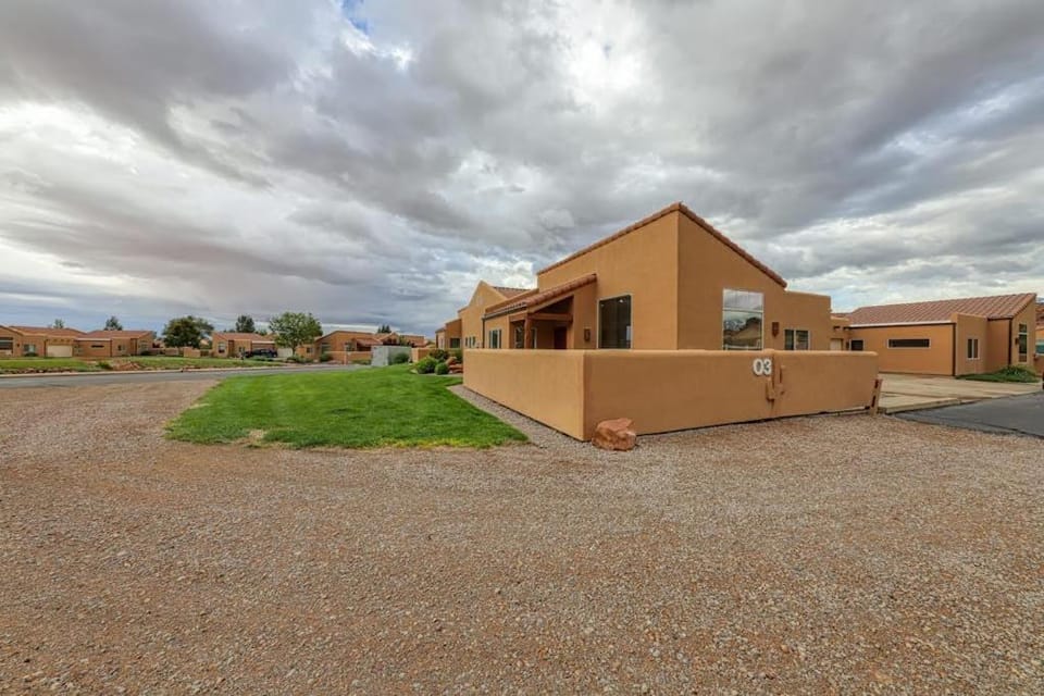 Rim Village O3 House in Utah