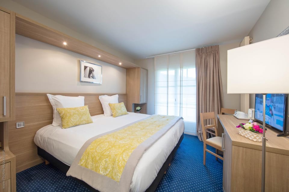 Staff, Children play ground, Garden, Balcony/Terrace, Lobby or reception, Lounge or bar, Garden view, Pool view, Swimming pool, Family