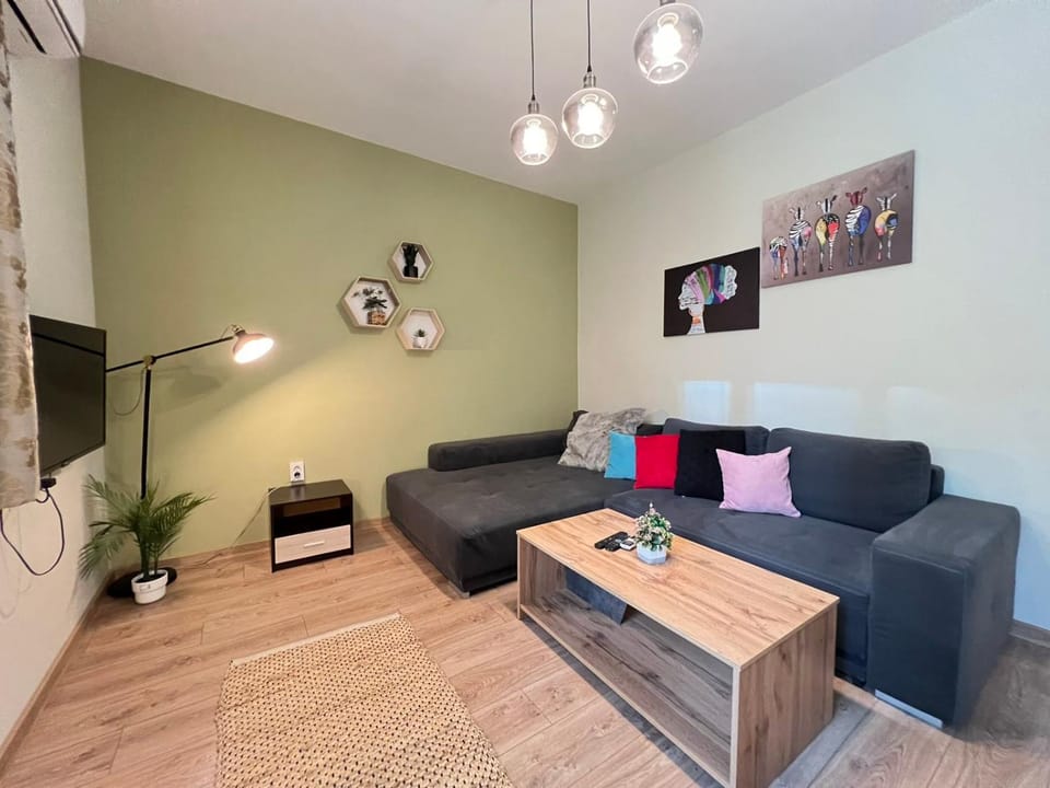 TV and multimedia, Living room, Decorative detail