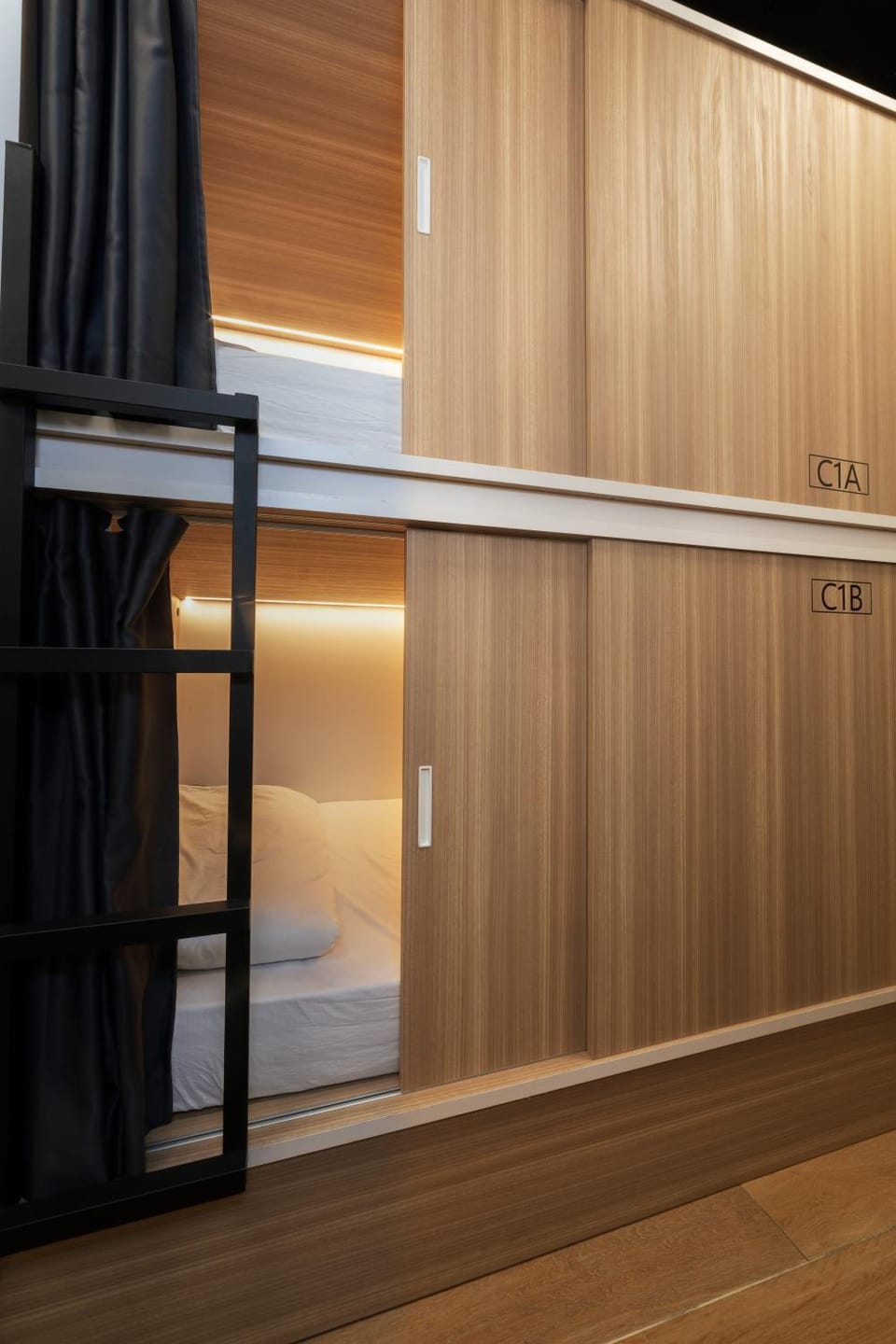 Bed, bunk bed