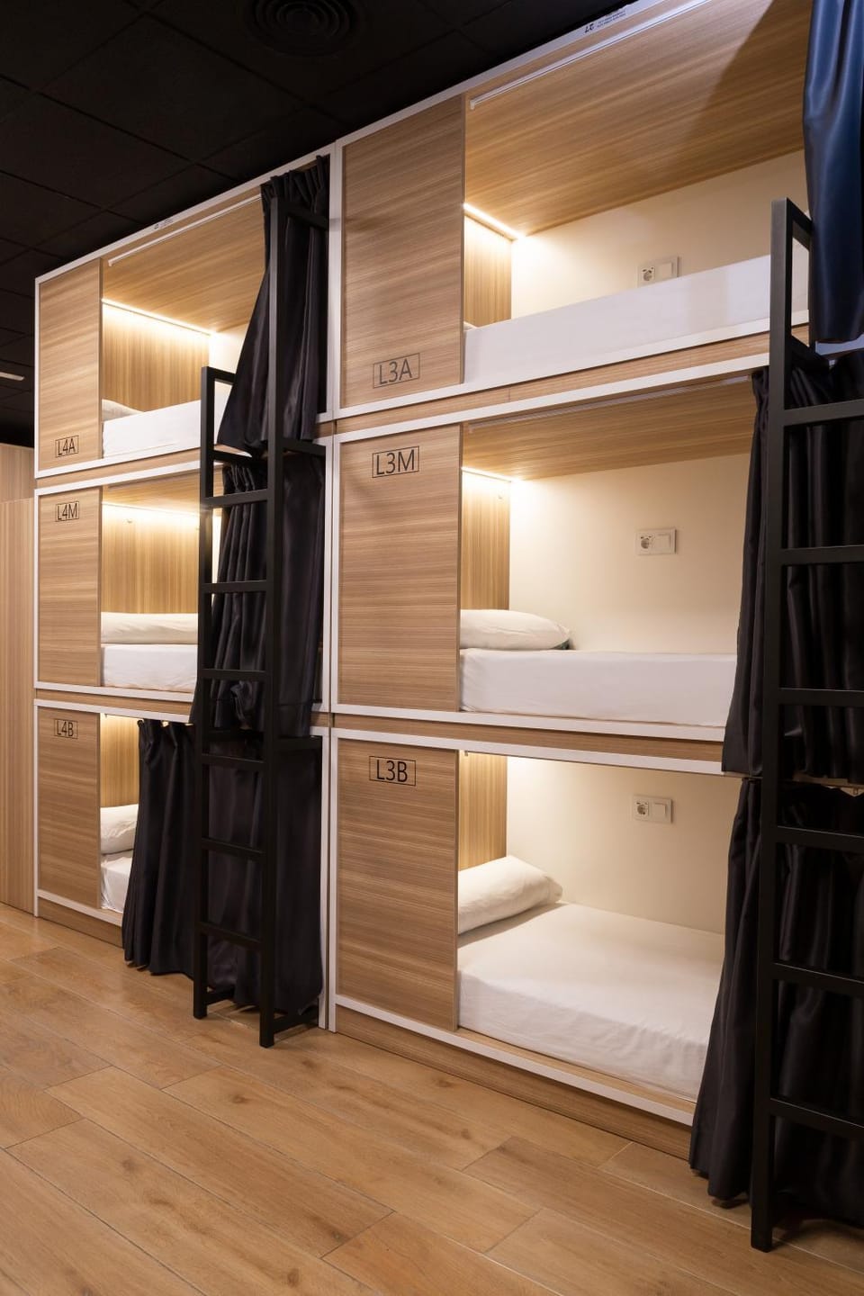Bed, Photo of the whole room, bunk bed