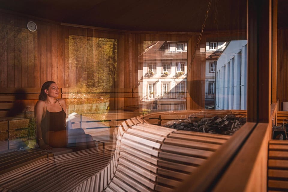 People, Natural landscape, Sauna, Sauna, Spa and wellness centre/facilities, Spa and wellness centre/facilities, Area and facilities, Area and facilities, group of guests, Parking, towels, towels, air conditioner, air conditioner