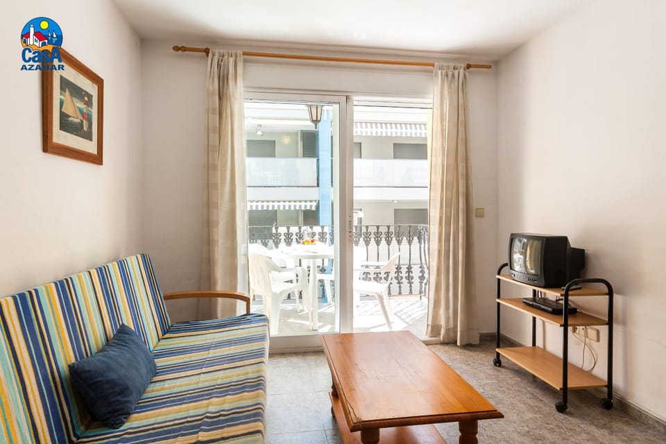 Communal lounge/ TV room, Balcony/Terrace, Living room, Seating area