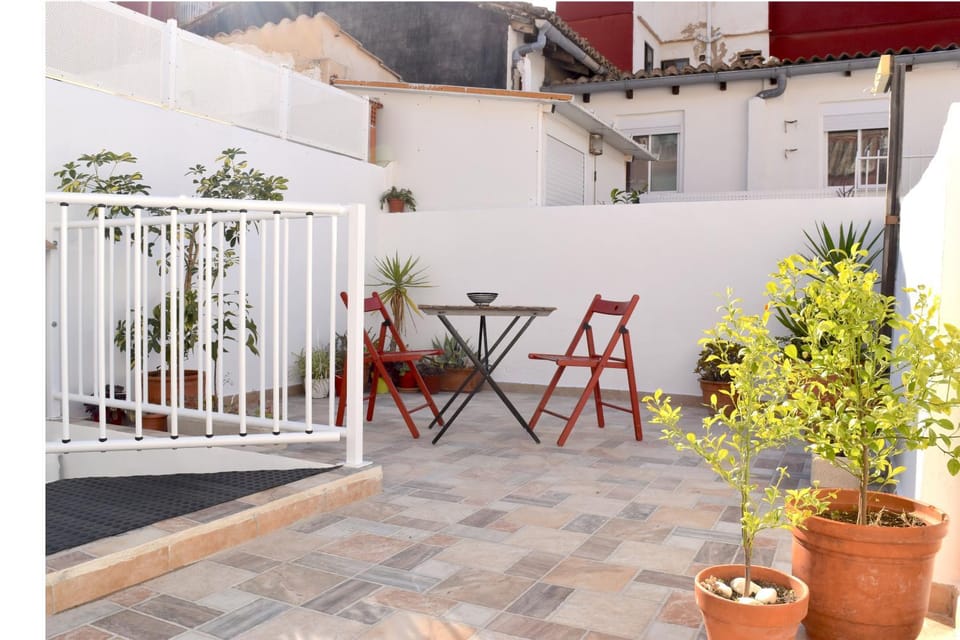 Patio, Garden, Balcony/Terrace