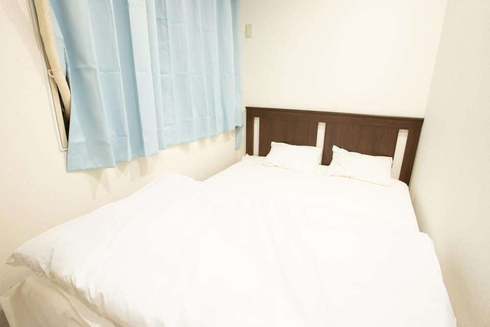 123 Guesthouse Bed and Breakfast in Osaka