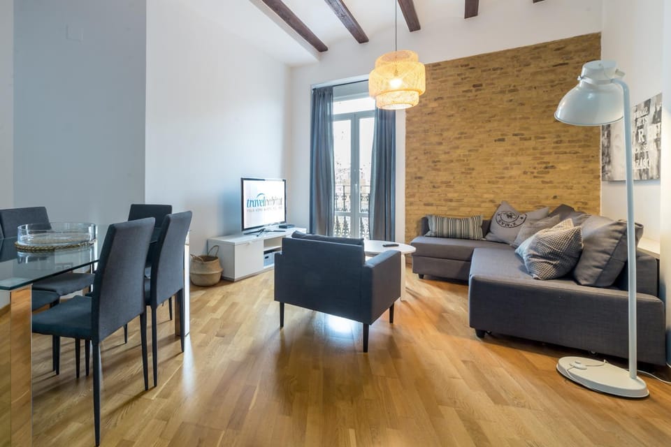 TV and multimedia, Living room, Seating area, Dining area, Quiet street view