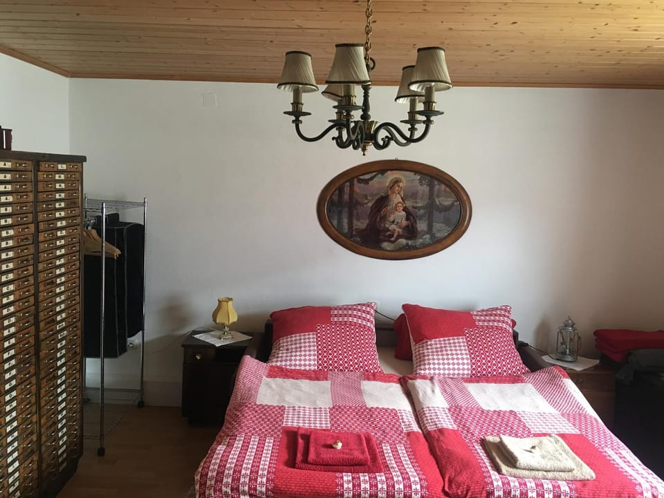 Bed, Living room, Other, Photo of the whole room, Decorative detail, Decorative detail, Bedroom, On site, bunk bed