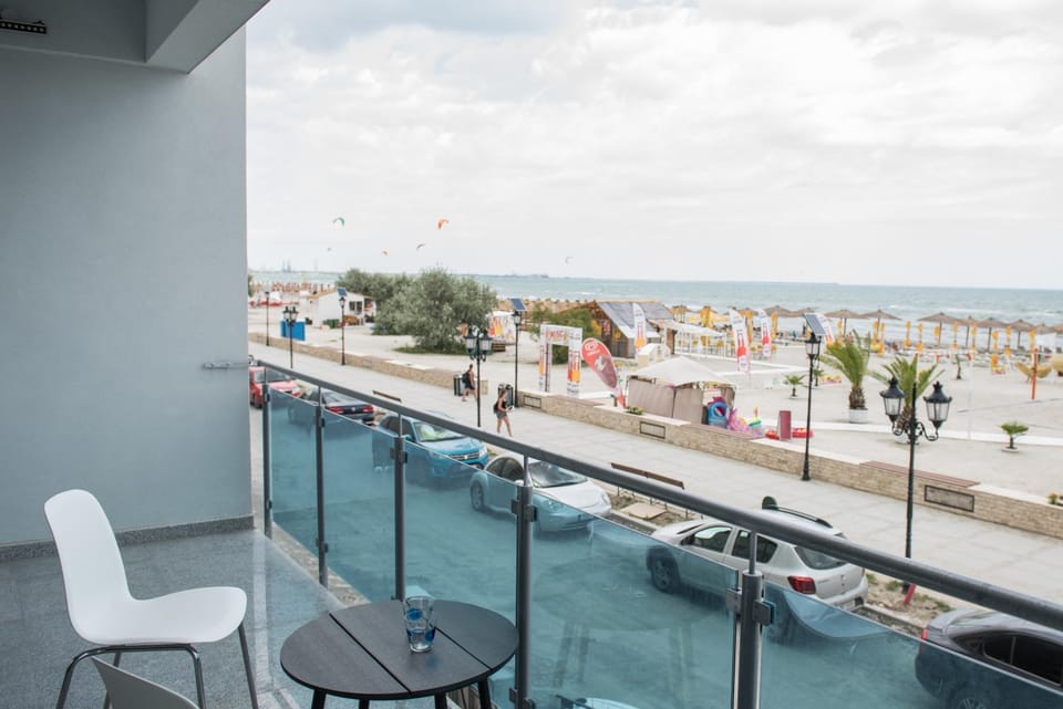 Day, Summer, Balcony/Terrace, Beach, Beach, On site, Sea view
