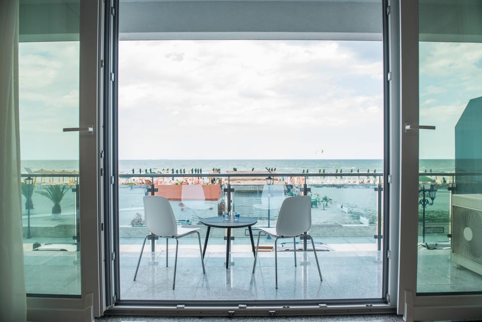 Balcony/Terrace, Living room, Sea view