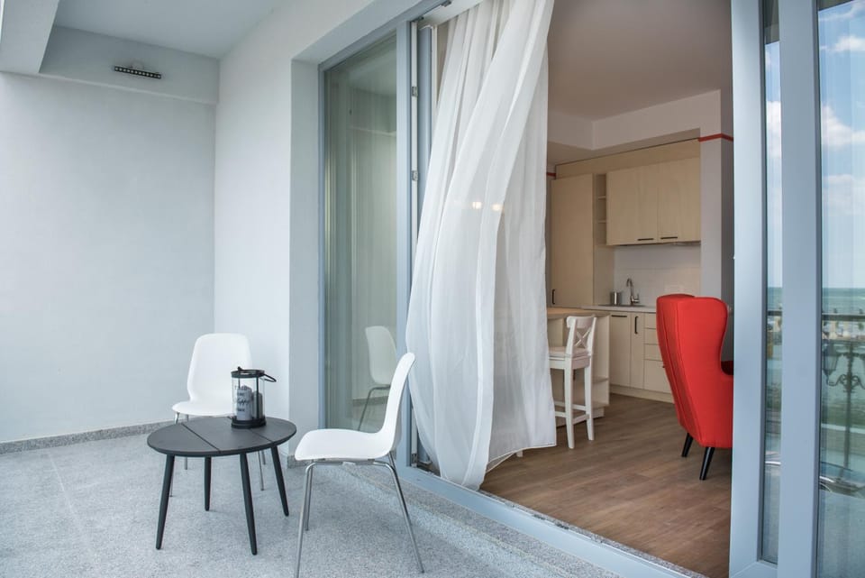 Balcony/Terrace, Balcony/Terrace, Living room